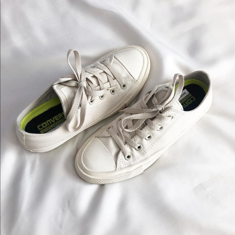 converse white low tops